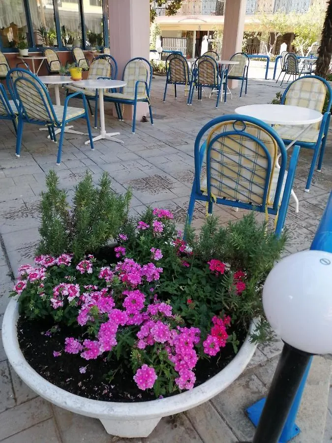 **  Hotel Eleni Paralia Dionisiou Grecja